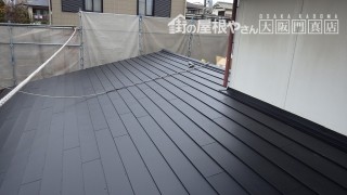 鋼板屋根材カレッセ遮熱プラスでのカバー工事完了