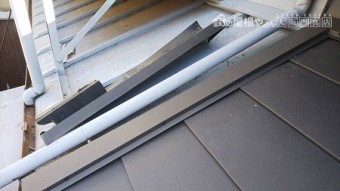 隣屋根との取り合いもキレイに収まりました。