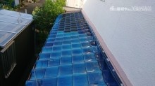新しい瓦で葺き直して完了です。