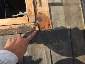 天窓解体、雨漏り箇所確認