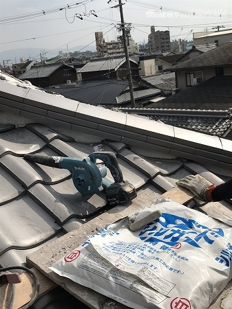 南蛮漆喰のみで積み上げますので、面戸漆喰の必要もありません。