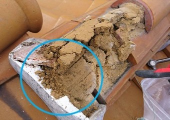 雨漏りが起きていた部屋の上部、棟部分