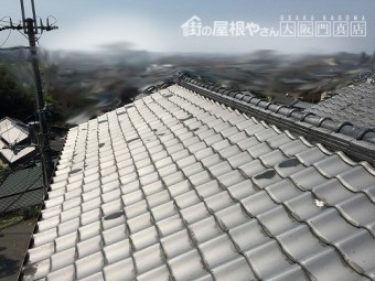 いぶし和型瓦屋根全景です。
