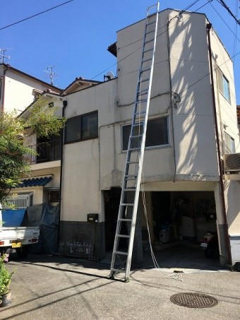 屋根点検時、梯子設置