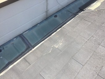 平行谷板は銅板が使用されております。