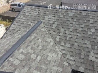 リッジウェイの谷部は板金の露出もなくスッキリ!