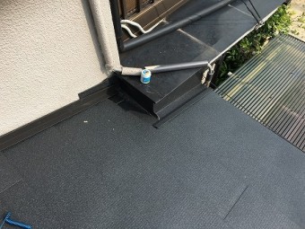 ベランダ取り合い