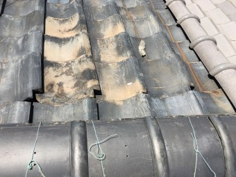 裏側の屋根瓦状態