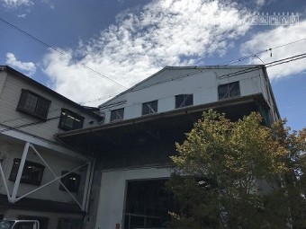 工場の建物全景