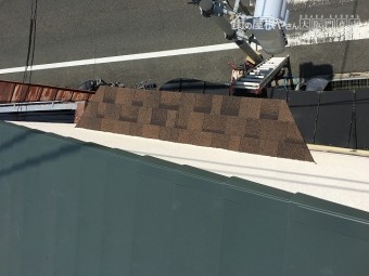 シール状の屋根材で新しくなりました