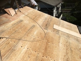 コンパネ貼り