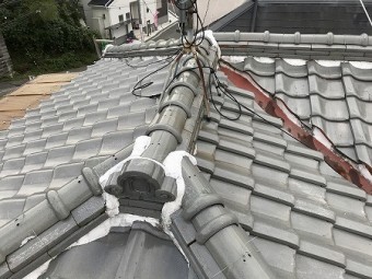 棟葺替工事前の段積棟です。