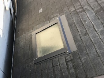 屋根の北面には天窓があります。