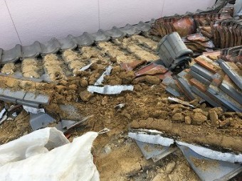 棟雨漏り
