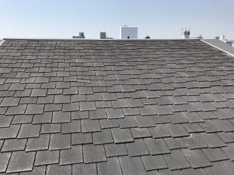 屋根材はアーバニーです。