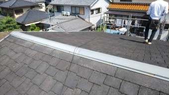 アーバニーの上からカバー工事をします。