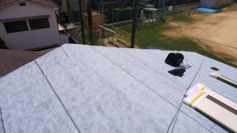 全体に粘着ルーフィングを貼りました。