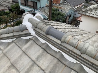 丸瓦が一枚交換されていました。