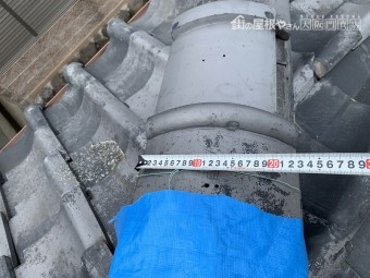 大きな冠瓦です。