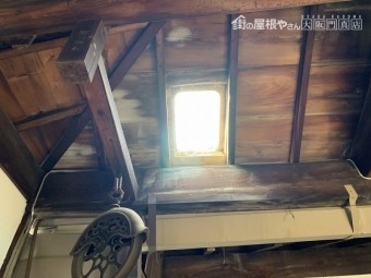 天窓部分を屋内から確認しました。