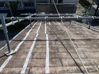裏面です。防水テープが貼られています。