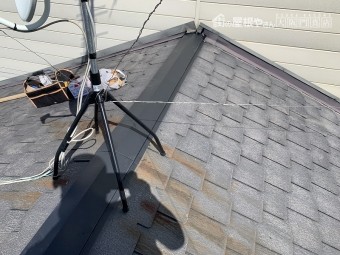 新しく棟包板金を取り付け完成です。