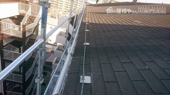 門真市のマンション 避雷導線の撤去作業
