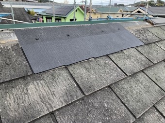 補修はスリットがなく雨仕舞もいいコロニアルに交換します。