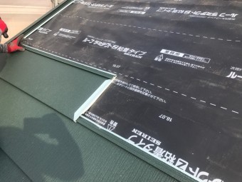 スーパーガルテクト本体を葺上げていきます。