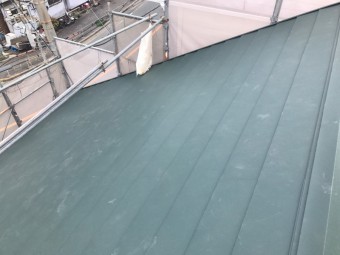 スーパーガルテクト葺上工事が反対面も完了。