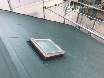 スーパーガルテクト葺上工事が完了しました。
