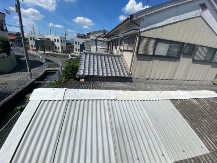 波型スレート屋根工事完了です。