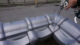 カサヘイとは塀専用の瓦です。