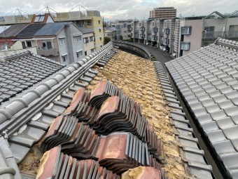 寝屋川市瓦めくり