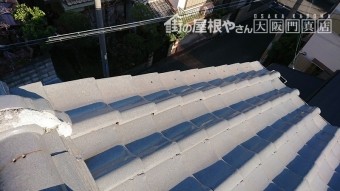 袖瓦もビス止めをして補強しました。