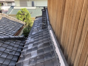 寝屋川市壁際のし瓦