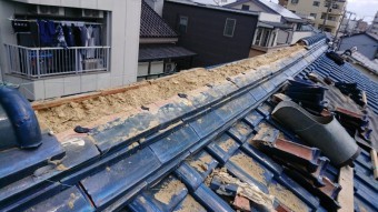 棟ののし瓦解体