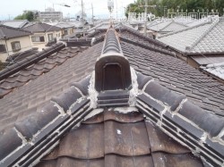 枚方市 棟瓦工事前の写真