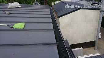 落ち葉除けネットを再設置します。