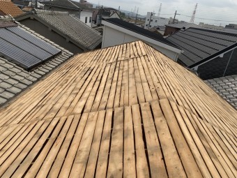 野地板が剥き出しになりました。