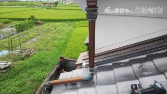 竪樋も繋ぎまして完了です。