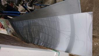 飛散したポリカーボネート板