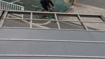 カーポートの屋根上部