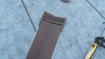 谷板金