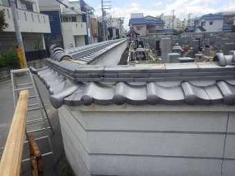 塀の棟積をします。