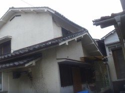 屋根・壁おちかけ