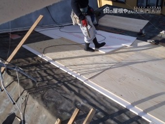 下地コンパネ張り