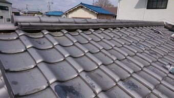 古い面戸漆喰を剥がしました。