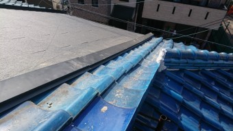 瓦を葺き直して取り合い部分の雨仕舞は完璧です。