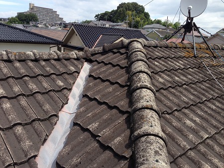 モニエル瓦棟下瓦ずれ　